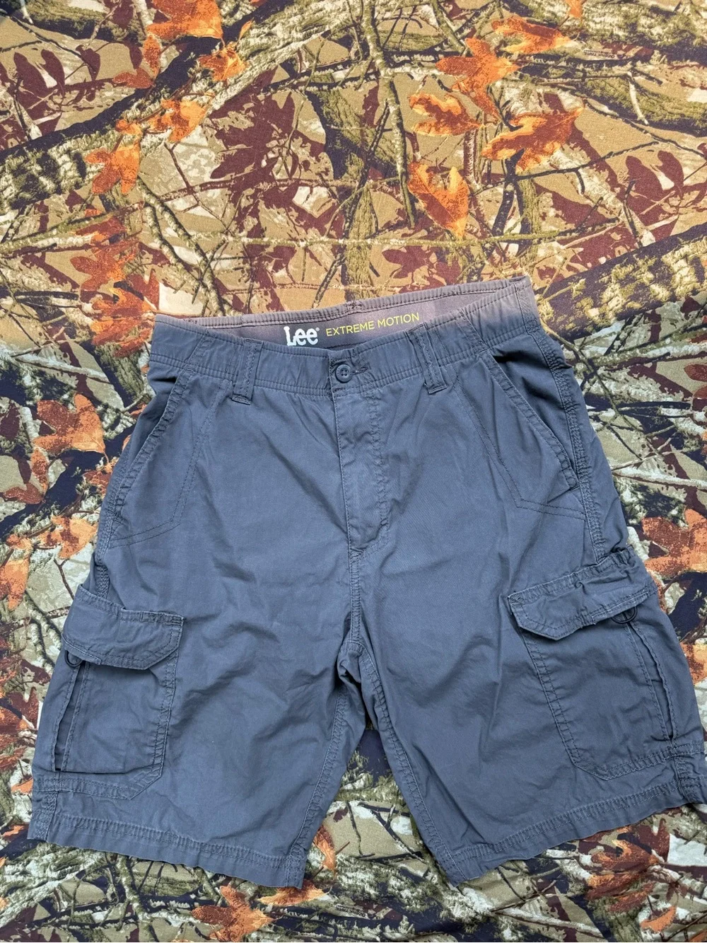 Lee Men's Gray Cargo Shorts - Extreme Motion